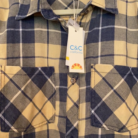 C&C California Button Down -Size M - Picture 3 of 4